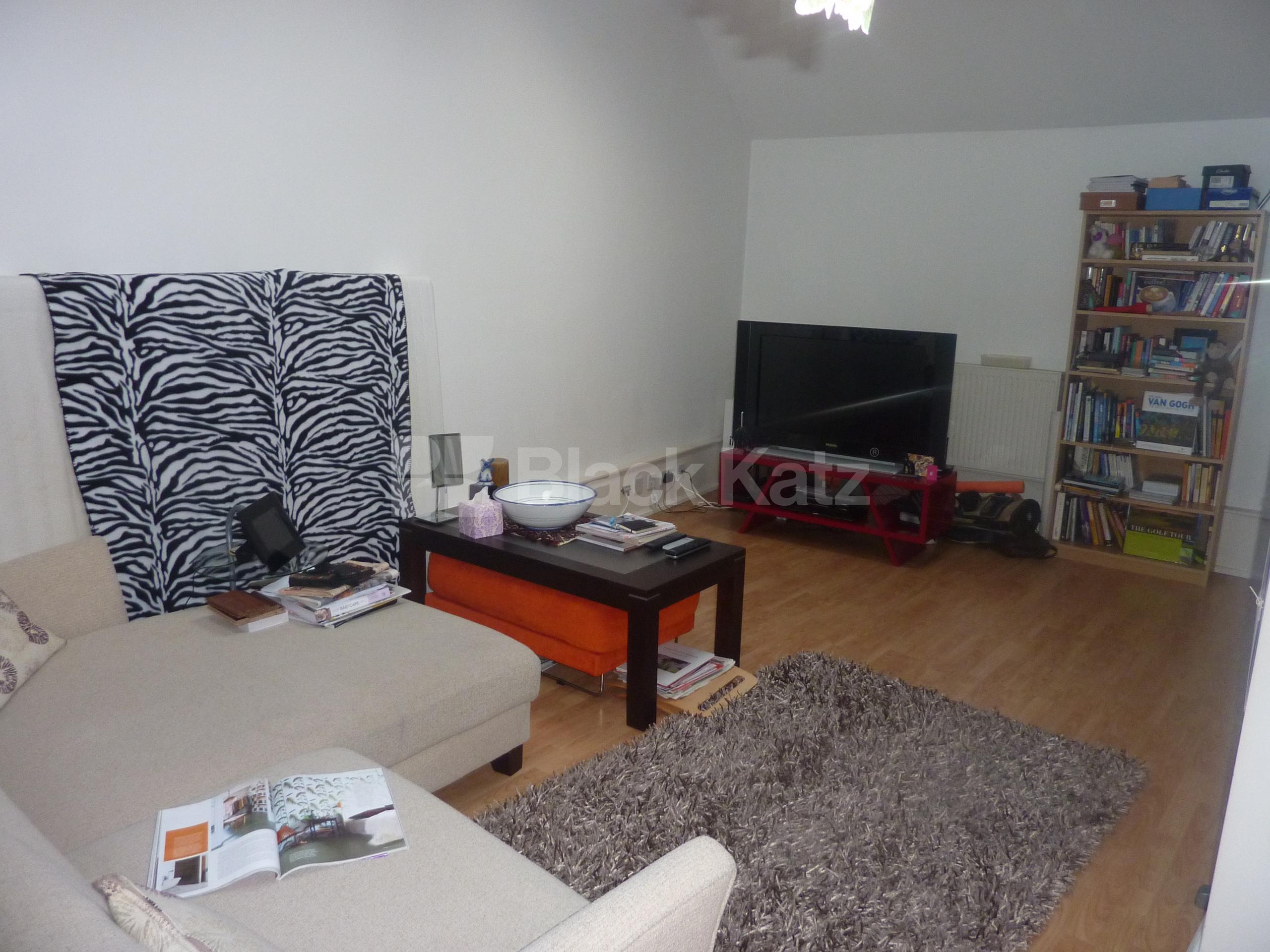 			STUNNING ONE BED!, 1 Bedroom, 1 bath, 1 reception Flat			 Highgate Road, KENTISH TOWN NW5